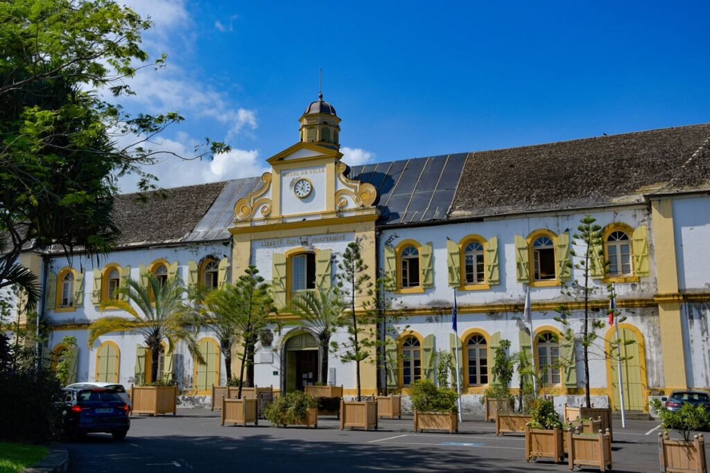Hôtel de ville de Saint-Pierre | Teck Tech Magazine GRATUIT bimestriel